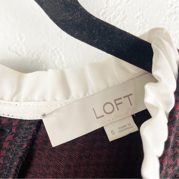 LOFT Ruffle Trim Houndstooth Shift Dress Maroon Black Size 6 Cocktail Work - Picture 5 of 7